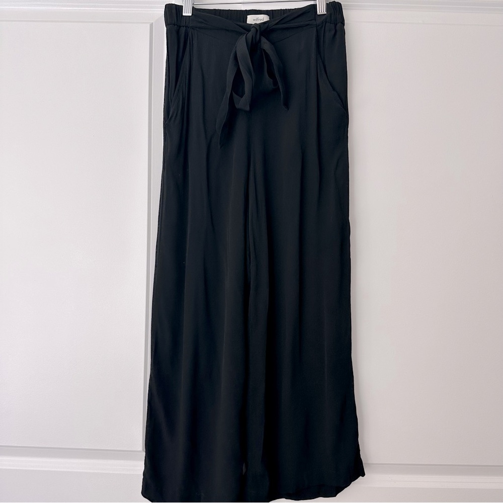 Aritzia Wilfred Black Flowy Cropped Pants Size Small